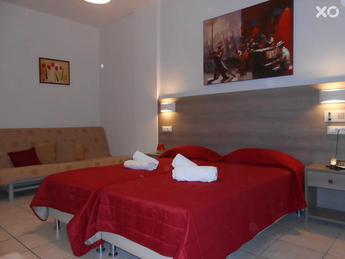 Voula Hotel & Apartments