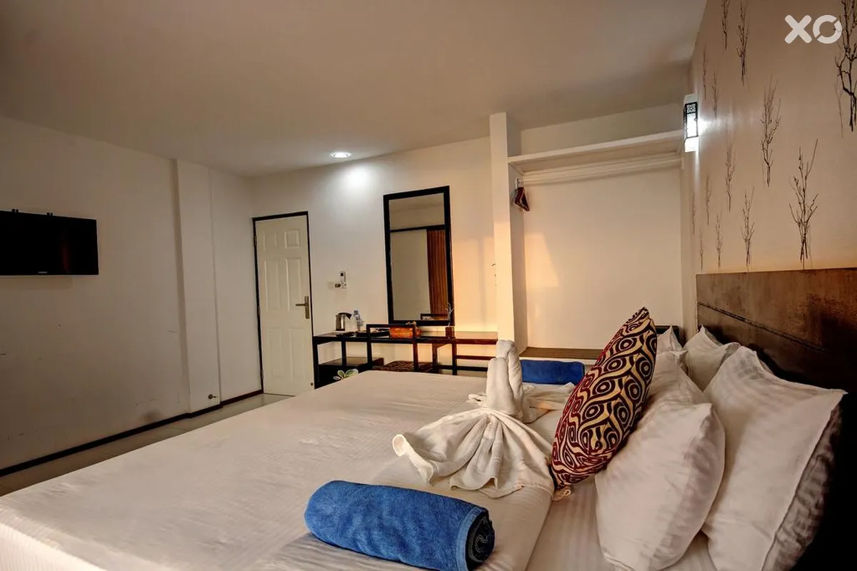 Crown Beach Hotel