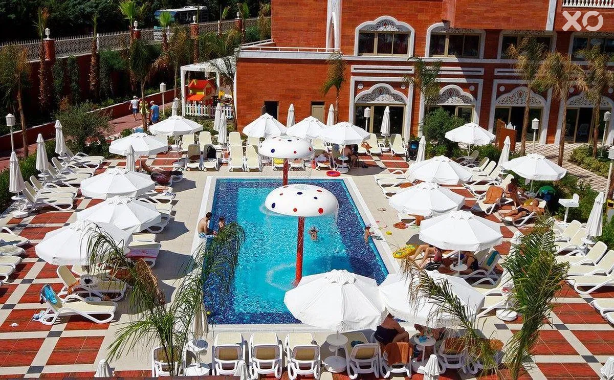 Royal Taj Mahal Hotel