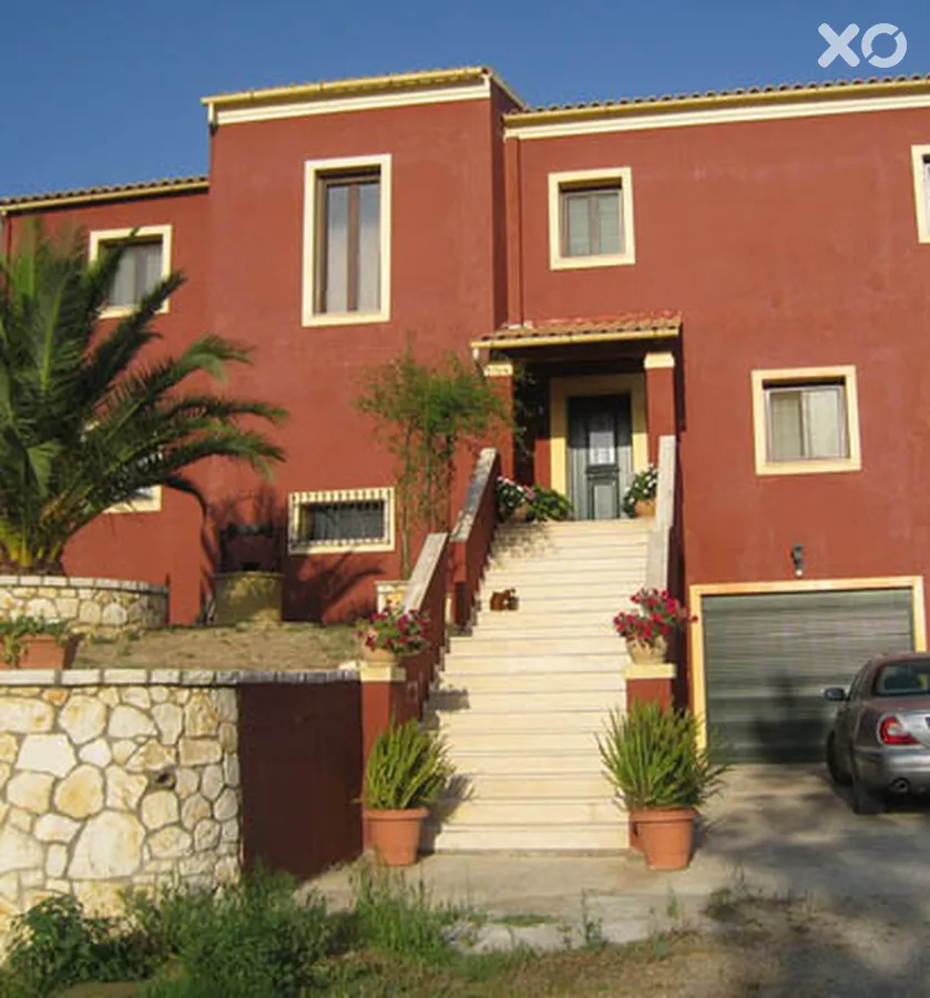 Red Villa