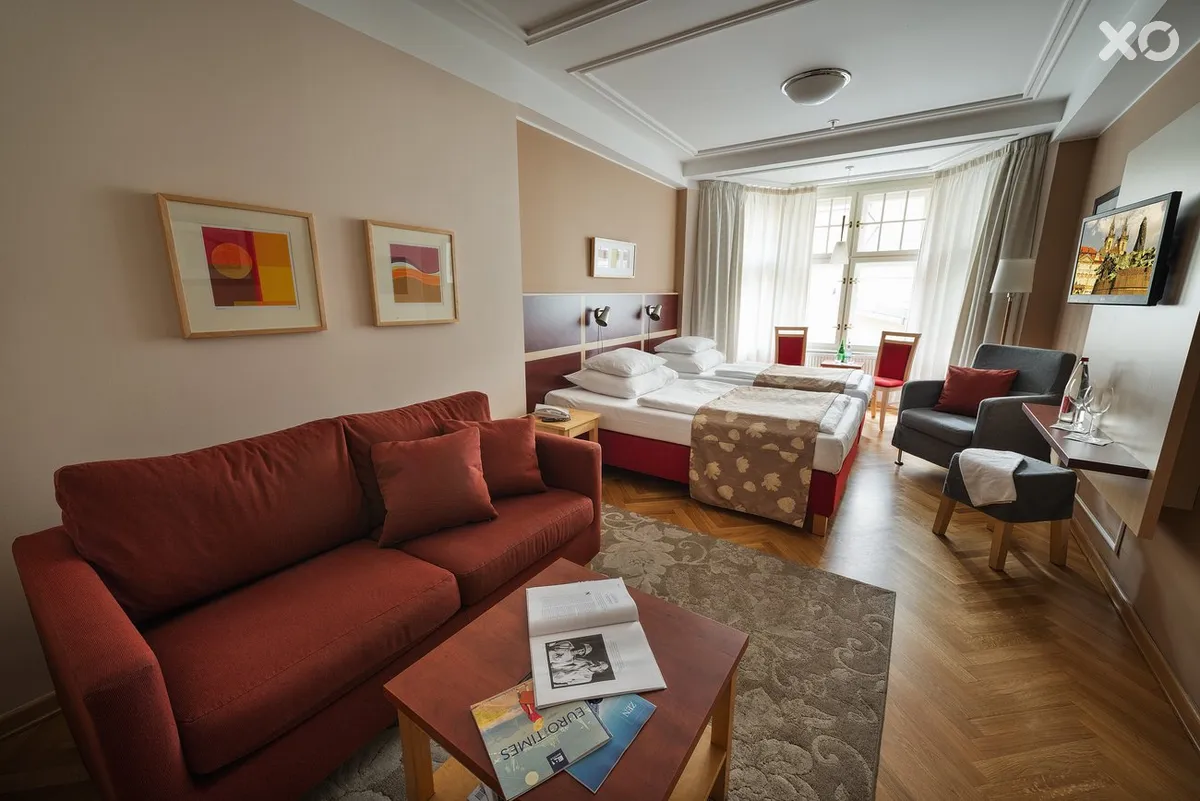 EA Hotel Julis
