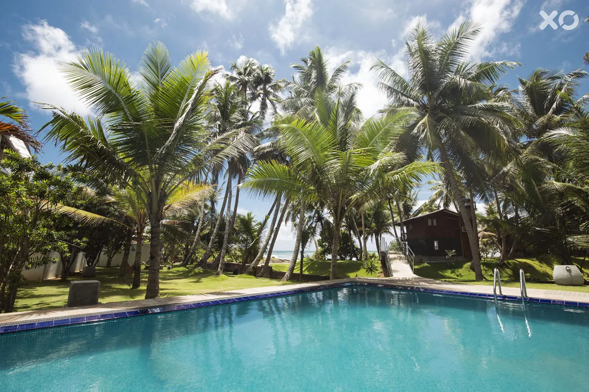 Rockside Beach Resort