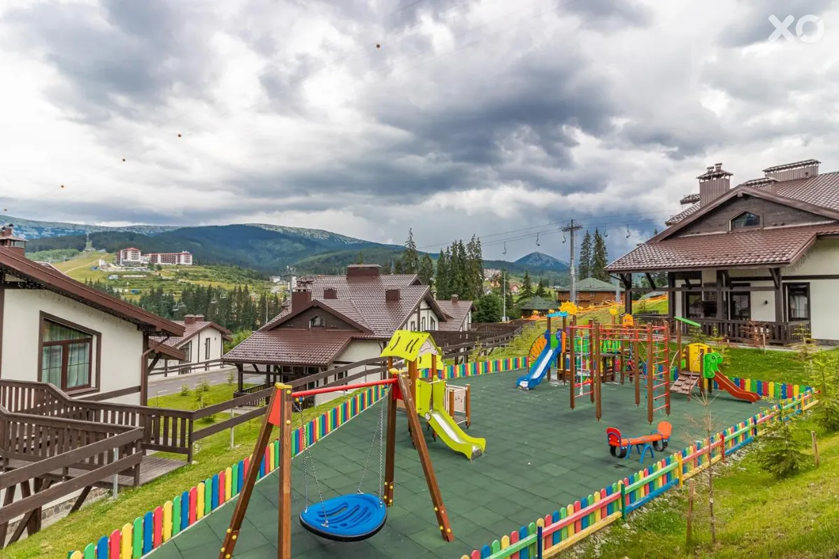 Mal'ovanka Mountain Residence