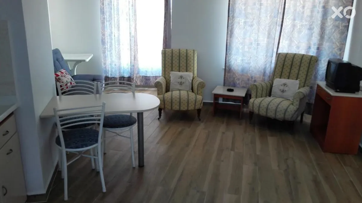 Happy Apartments