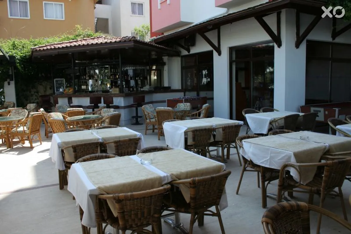 Aryes Deluxe Hotel