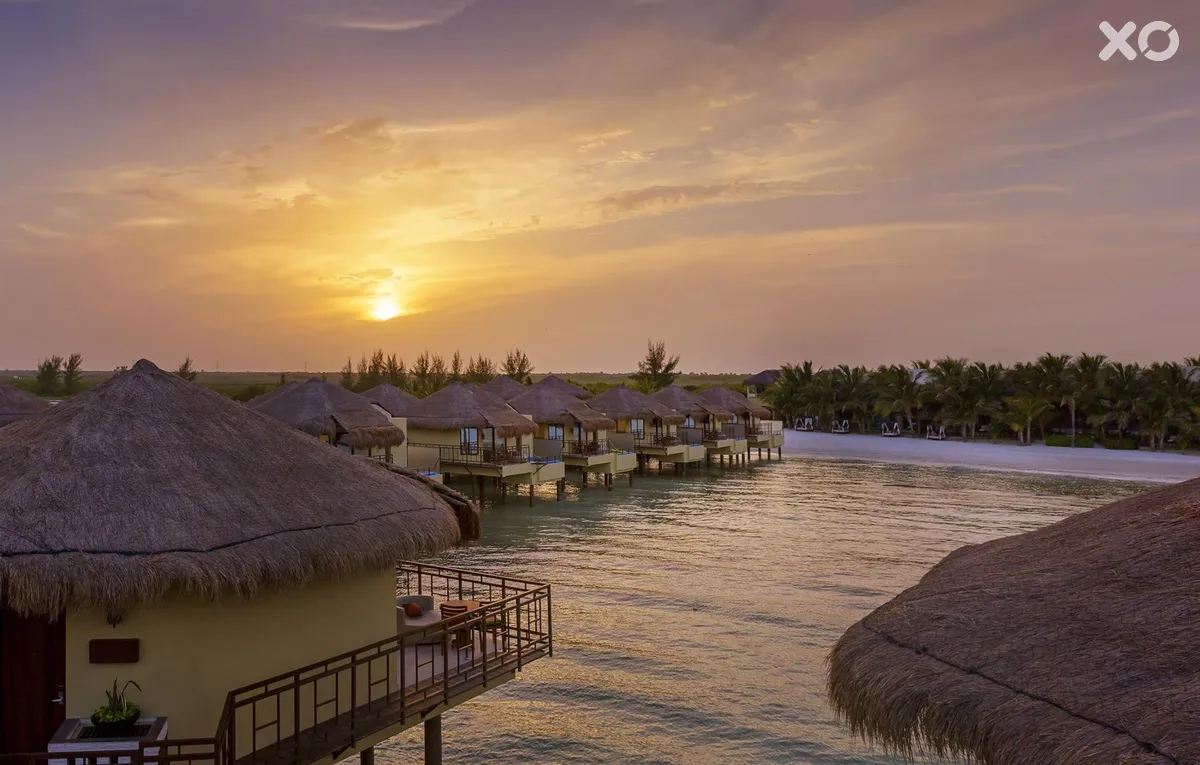 Palafitos overwater bungalows в El Dorado Maroma