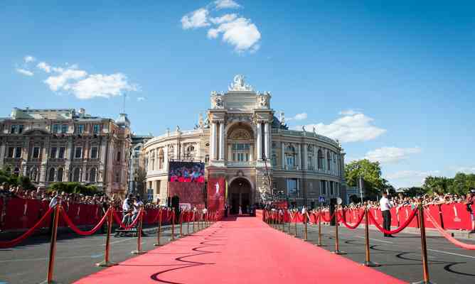 Акция! Два билета на ОМКФ - 2016 в подарок!