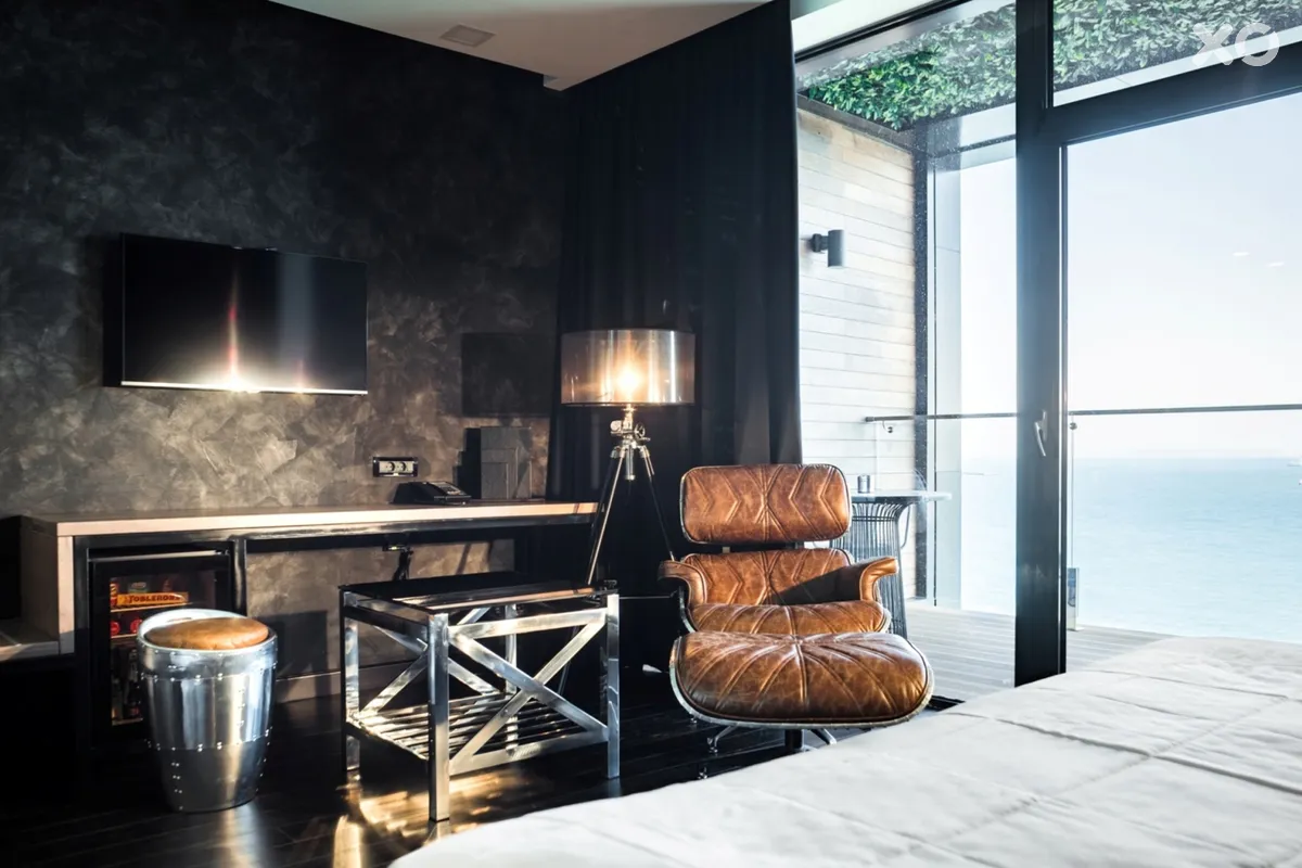 M1 Club Hotel