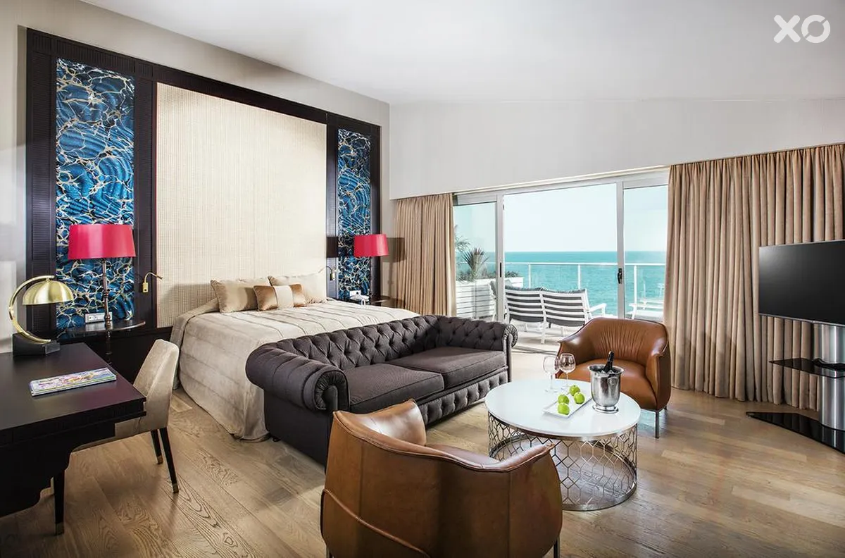 Charisma De Luxe Hotel