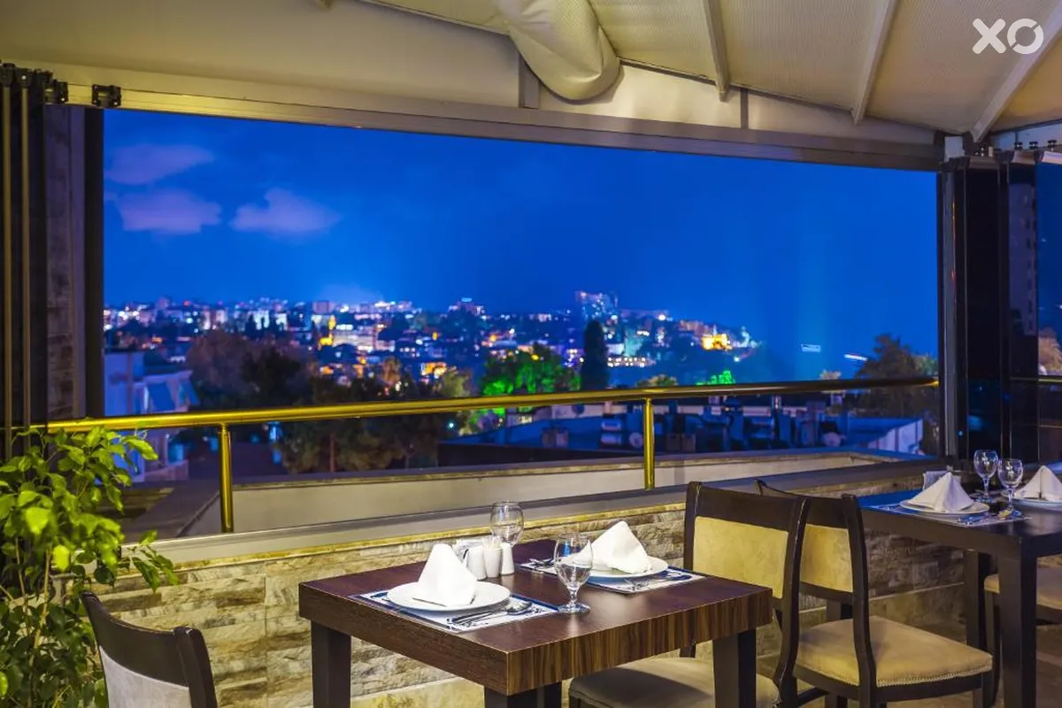 Ayhan Hotel