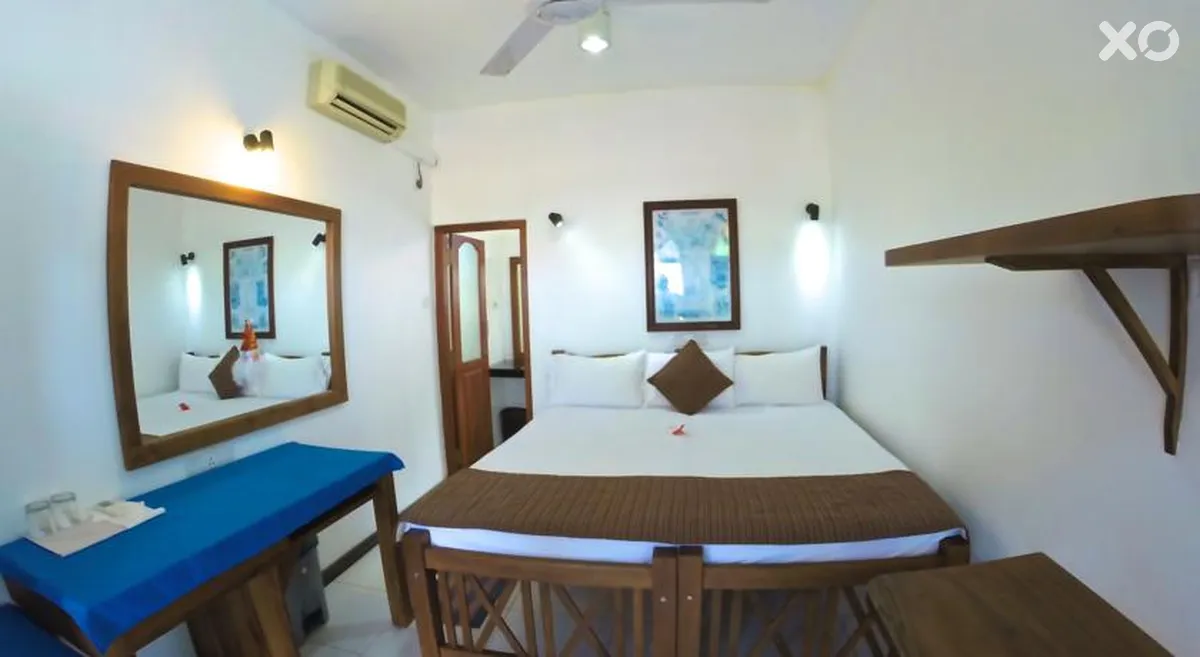 Royal Beach Hotel & Restaurant
