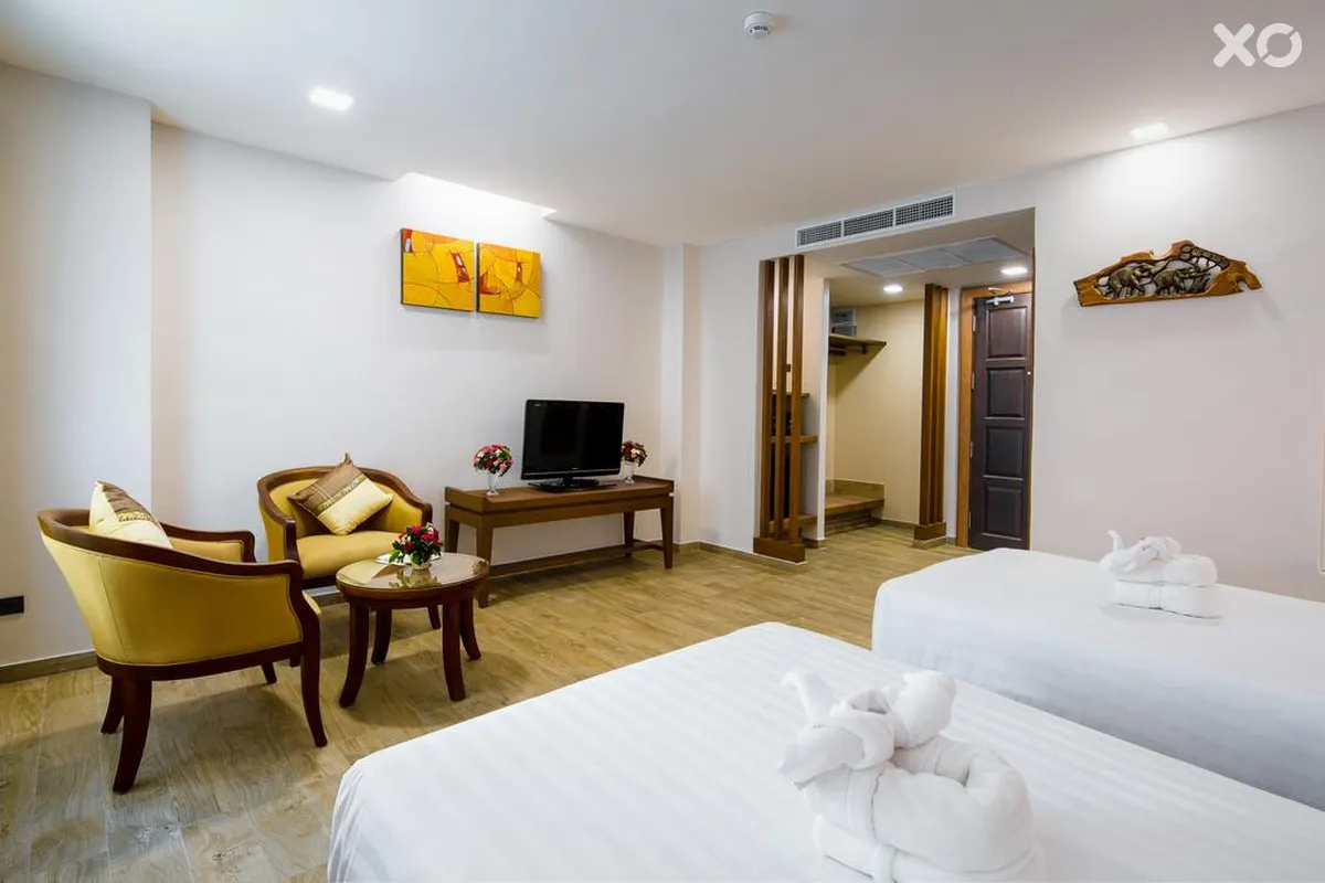 Aiyara Palace Hotel