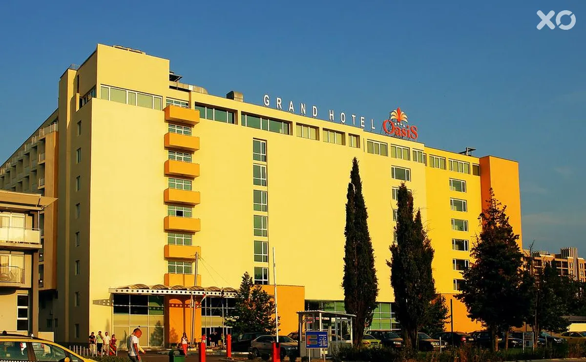 Grand Hotel Nirvana