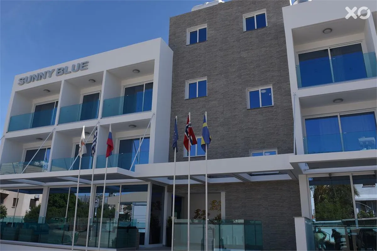 Sunny Blue Hotel