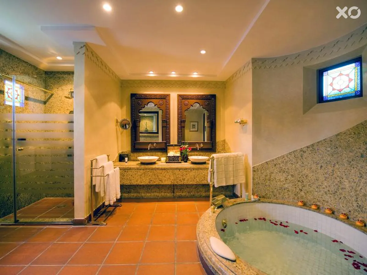 Jumeirah Beach Hotel & Beit Al Bahar Villas