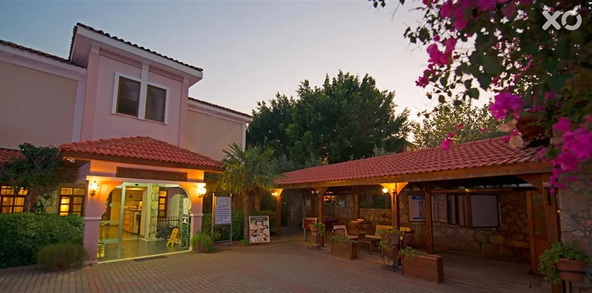 Perdikia Beach Hotel