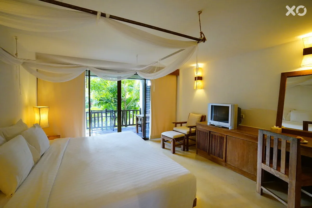 Aana Resort & Spa