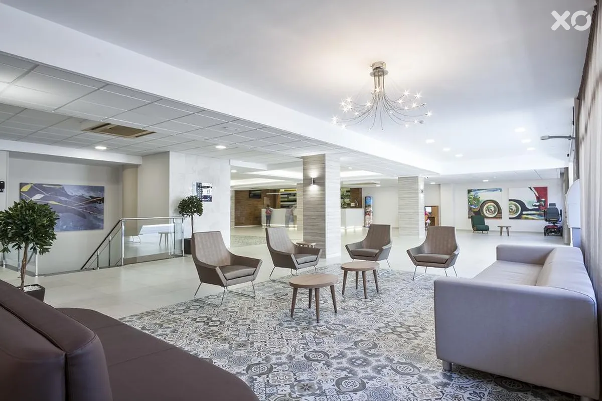 Oasis Park Hotel