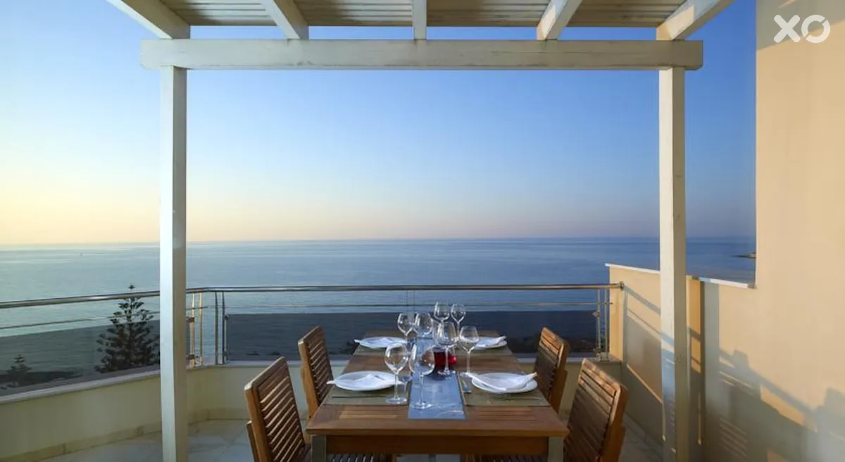 Macaris Suites & Spa