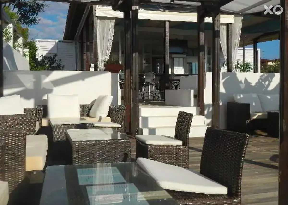 Ampelia Hotel