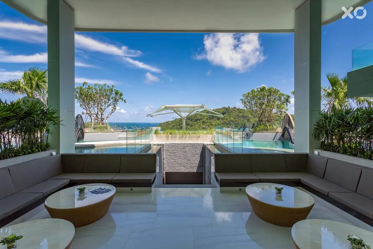 Crest Resort & Pool Villas