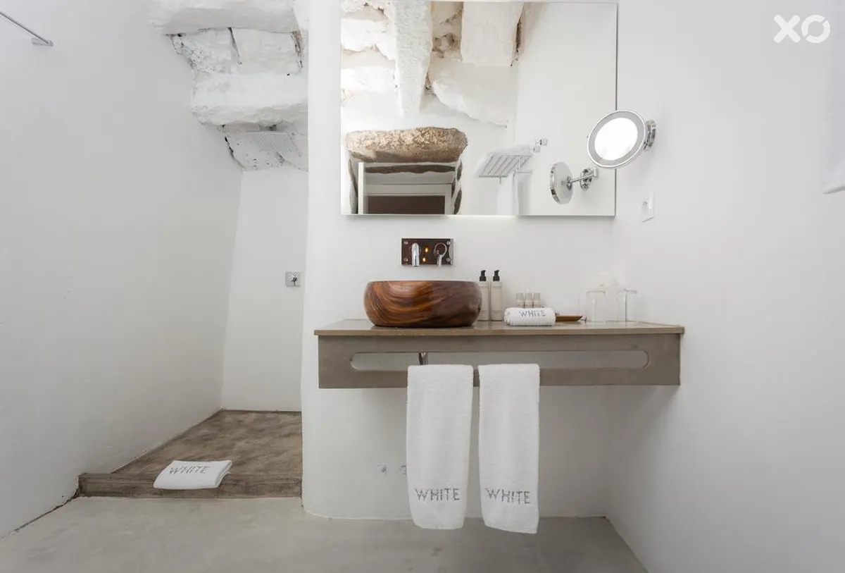 White Exclusive Suites & Villas