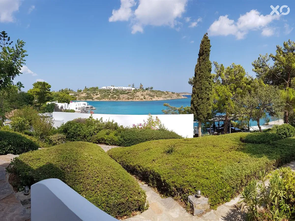 Minos Beach Art Hotel