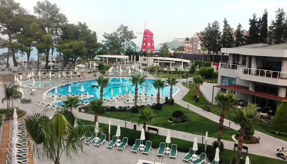 Akra Kemer