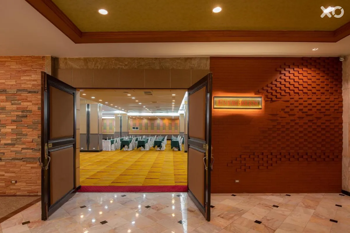 Alexander Hotel