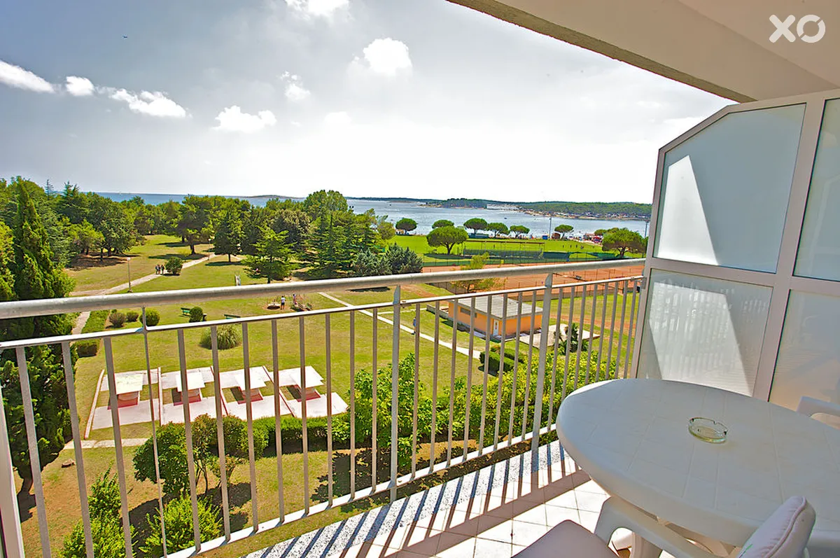 Arena Hotel Holiday