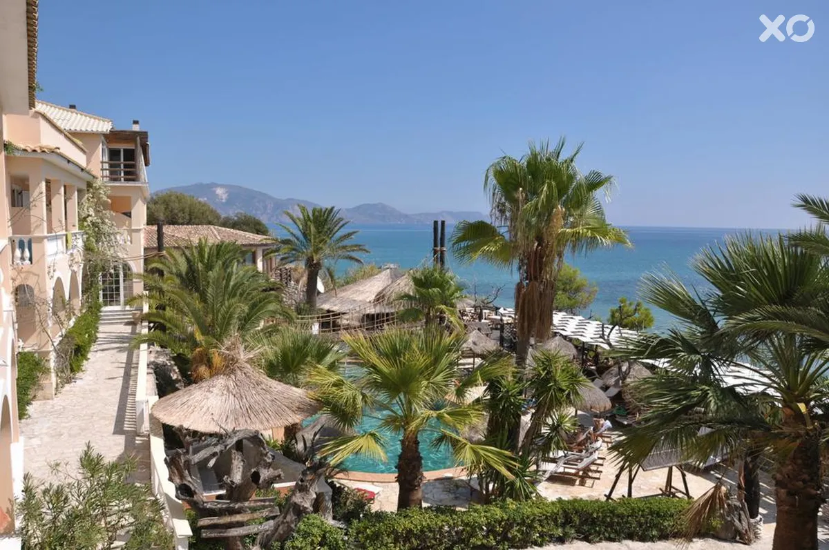 Gloria Maris Hotel Suites & Villa