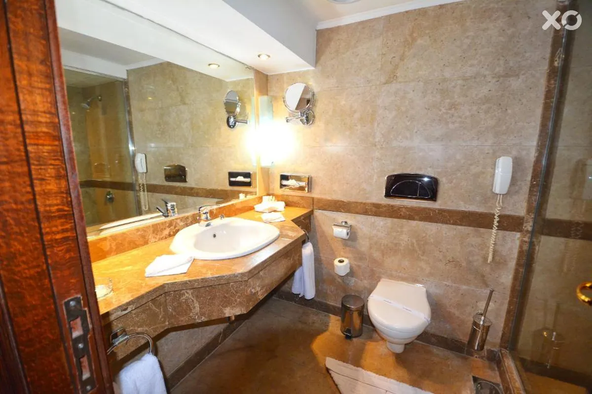 Aracan Eatabe Luxor Hotel