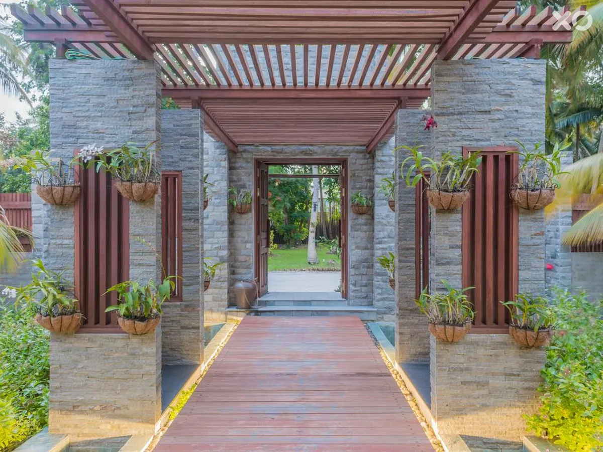 Furaveri Island Resort & Spa