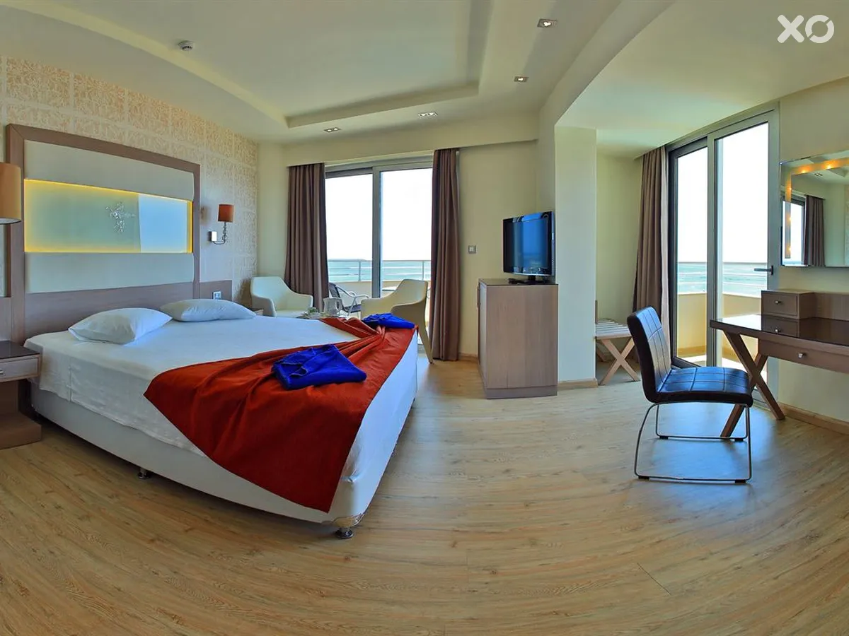 Pegasos Deluxe Beach Hotel