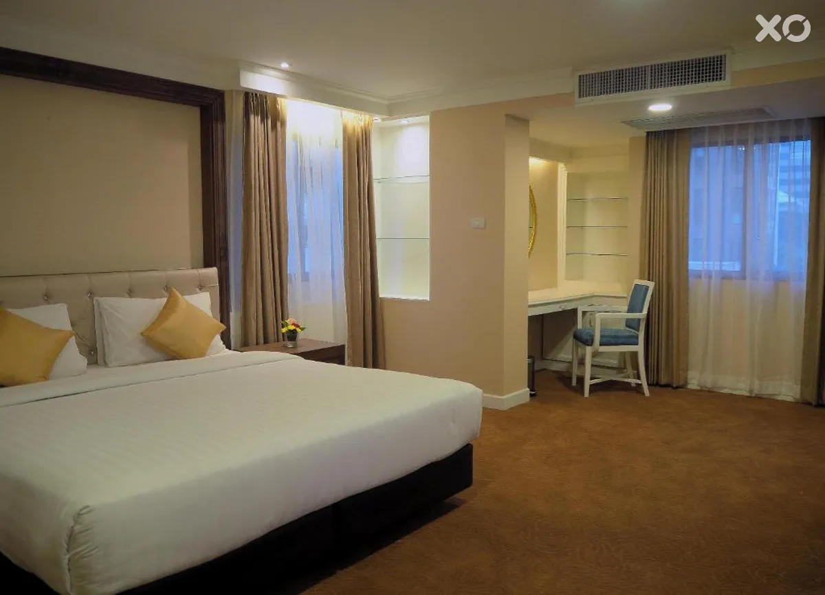Kingston Suites