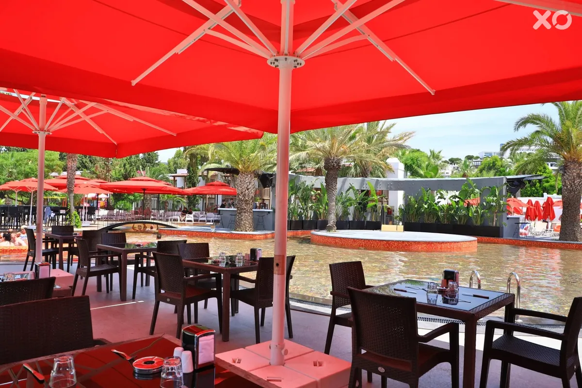 Very Chic Hotel