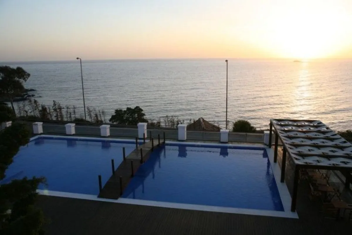 Alexander Beach Hotel