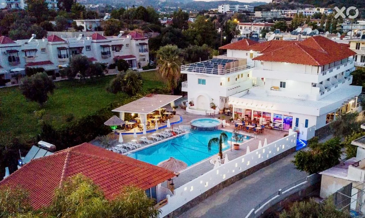 Tinas Plus Hotel