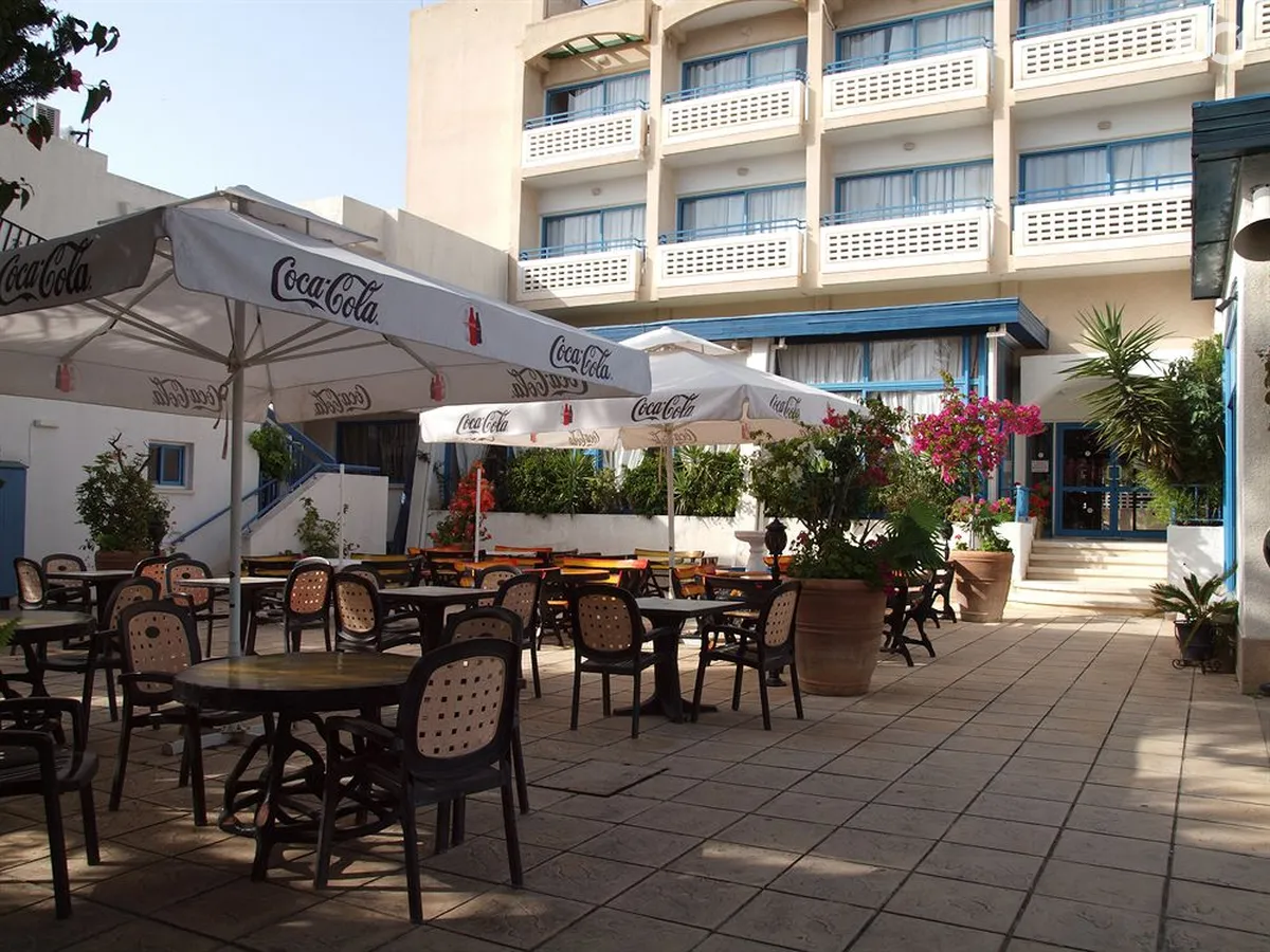 Paphiessa Hotel & Apartments