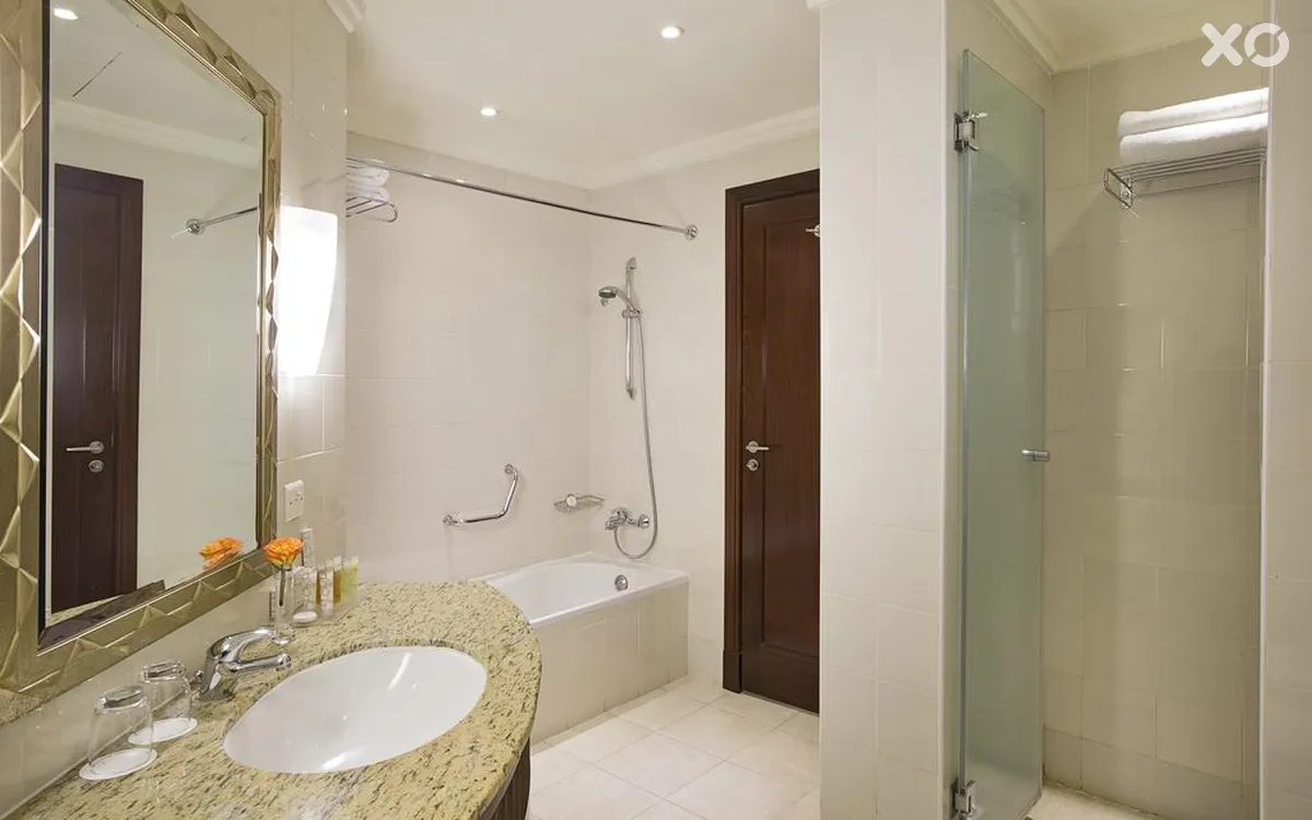 Pearl City Suites (City Seasons Suites)