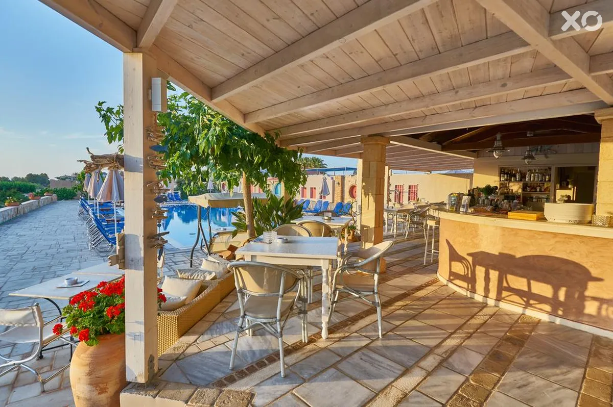 Golden Bay Studios & Apartments