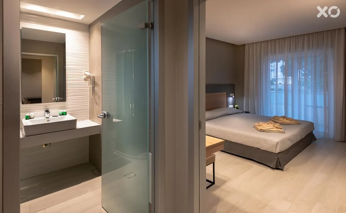 Sunday Hotel