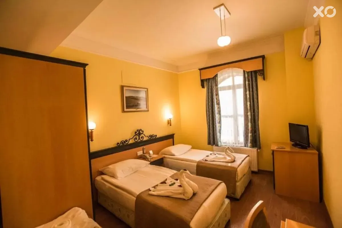 Tassaray Hotel