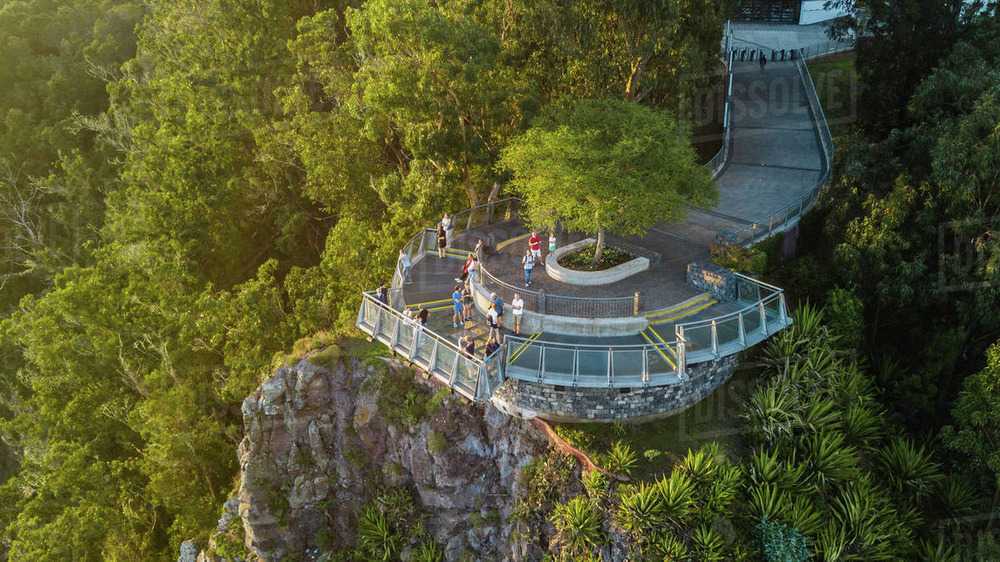 Остров мечты с видом на бесконечный океан! Левады, горные туннели и смотровые площадки