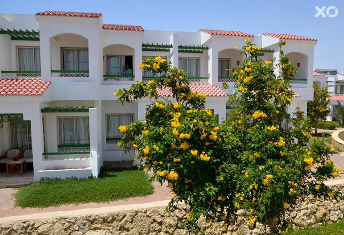 Coral Beach Resort Tiran