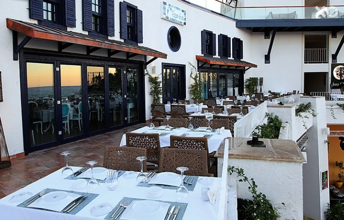 Cratos Premium Hotel & Casino