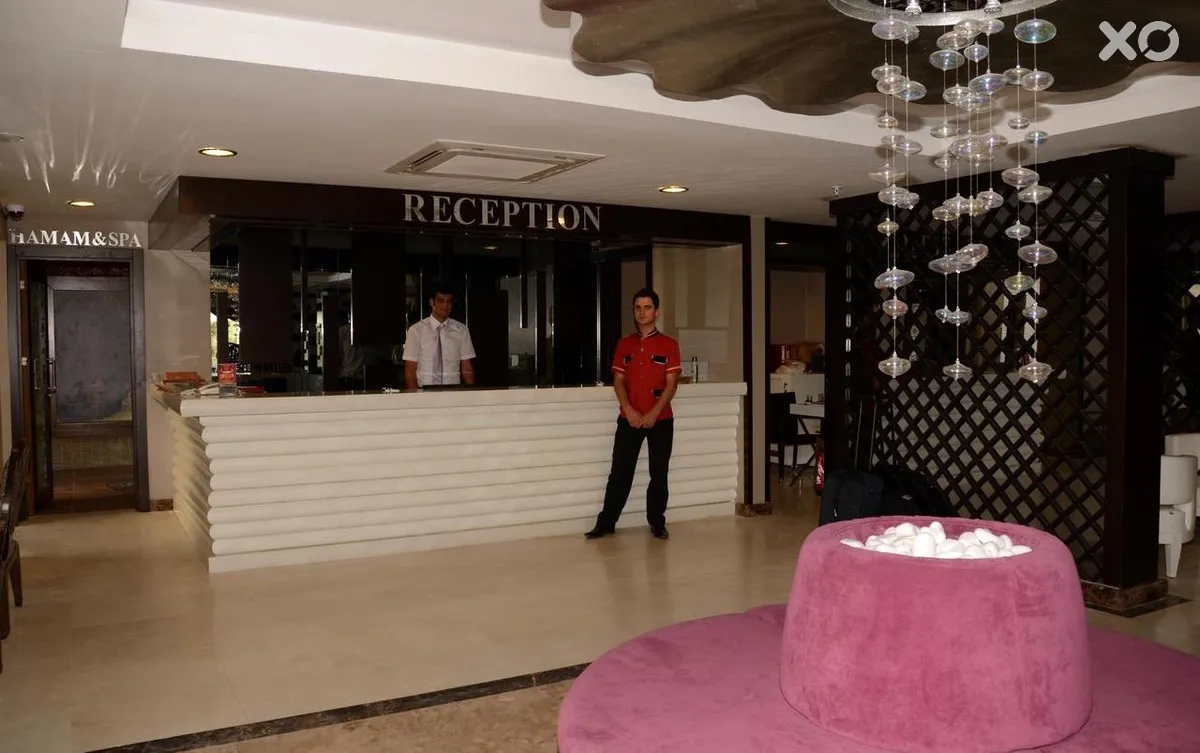 Adella Side Hotel