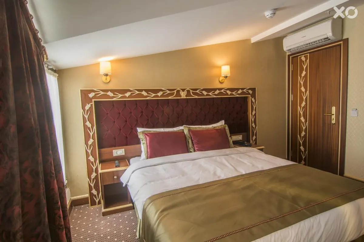 Mb Deluxe Hotel