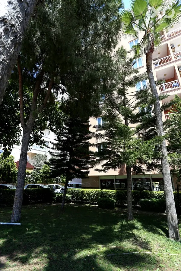 Lara Dinc Hotel