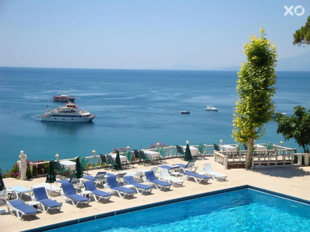 Lara Hotel